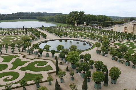 the beautiful gardens of Versailles